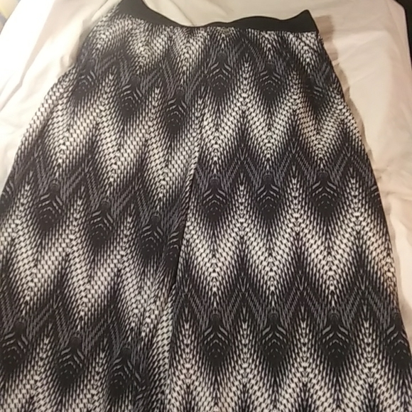 Pants - Picture 2 of 8